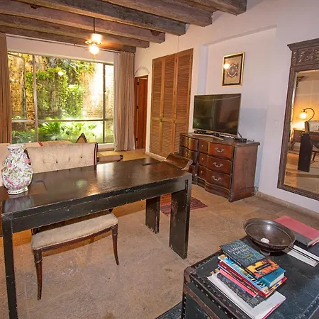 Hotel 5 Bedroom Casa Mejia *