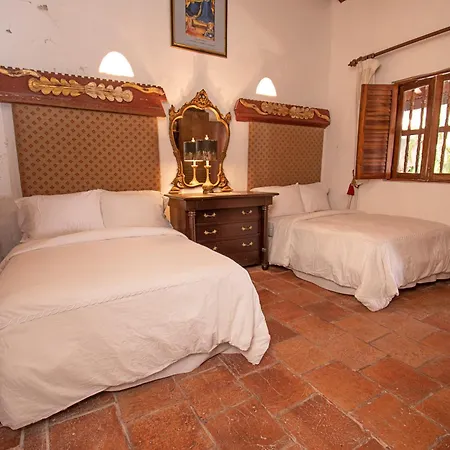 5 Bedroom Casa Mejia * Cartagena
