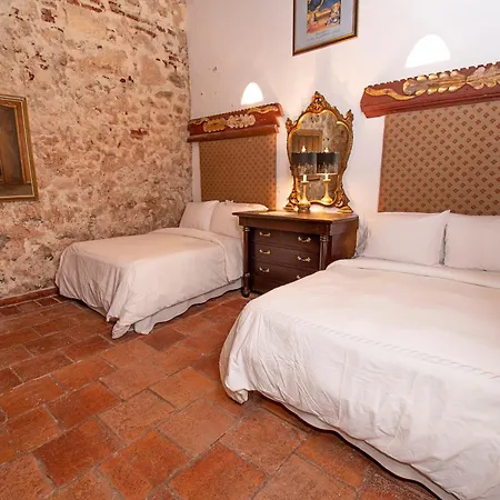 Hotel 5 Bedroom Casa Mejia