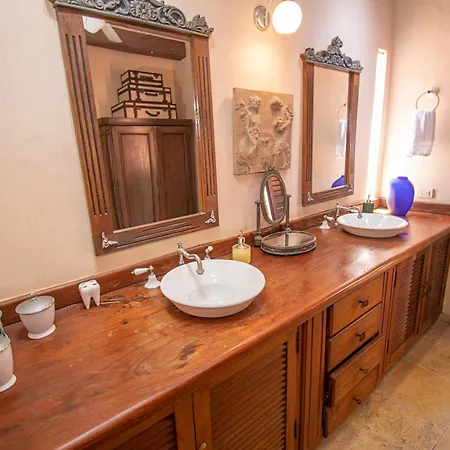 Hotel 5 Bedroom Casa Mejia Cartagena